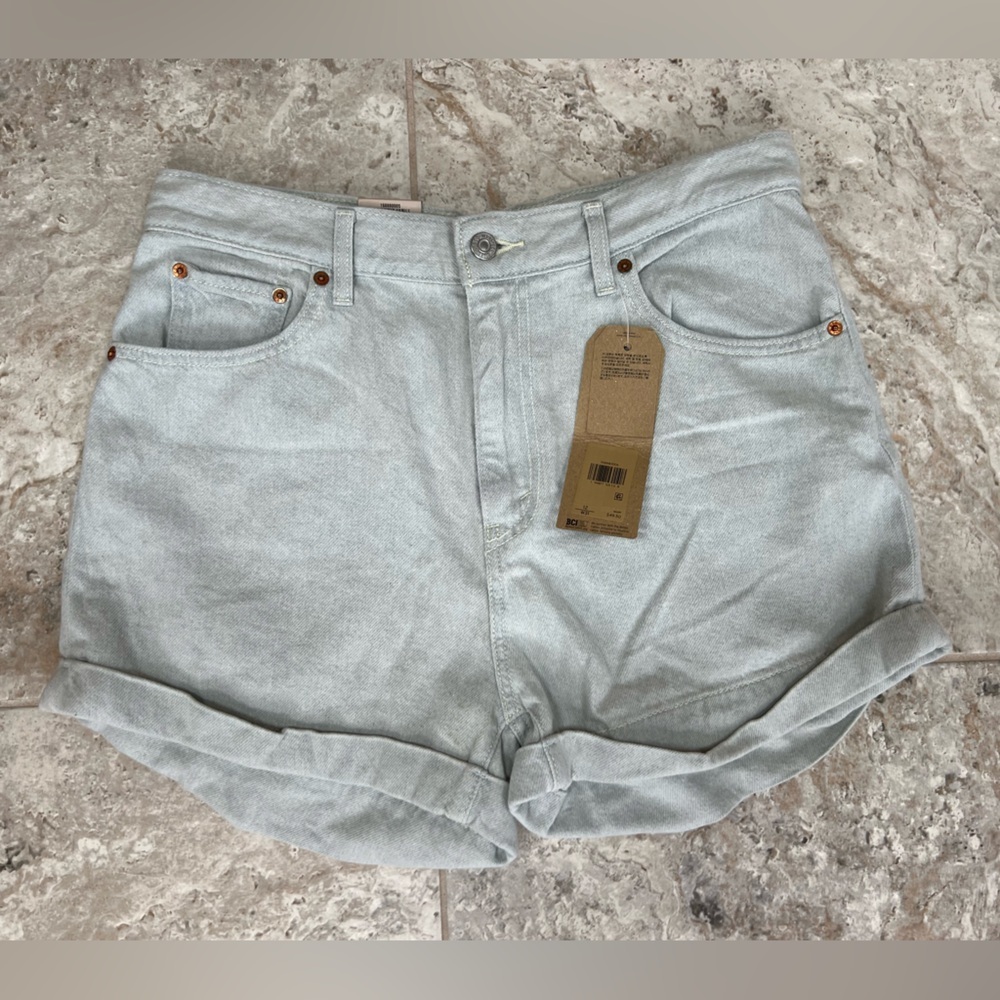 Levi’s NWT A-Line Mom Jean Shorts in Bleached Denim, size 31 - Picture 11 of 11